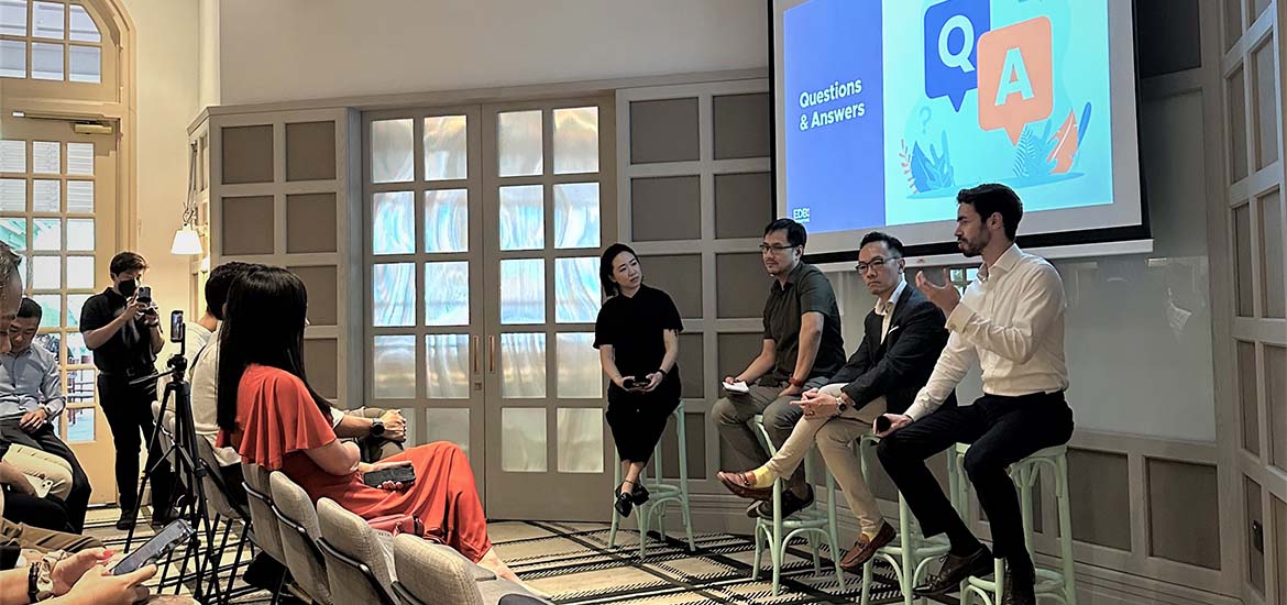 From Left: Robyn Tan, Managing Director of KrAsia; Adrian Chng, Founder and Chairman of Fintonia Group; Chionh Chye Kit, CEO and Co-Founder of Cynopsis Solutions; and Liam Griffiths, Managing Director of Persefoni Singapore.